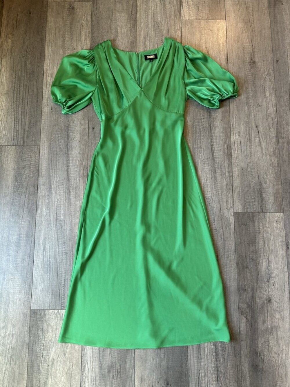 Alexia Admor Felicity Midi Dress Green Puff V Neck Size Spring Wedding Guest Fun - Picture 2 of 16